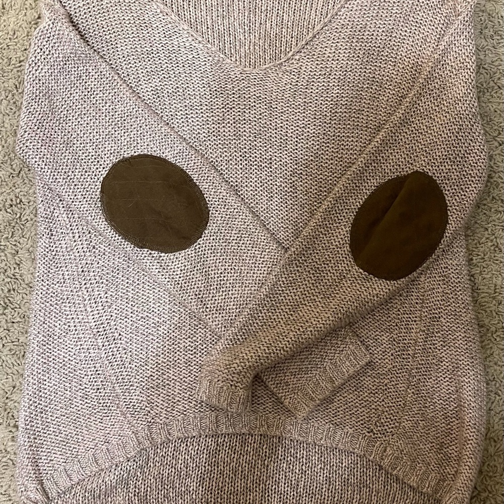 sweater - Picture 2 of 5